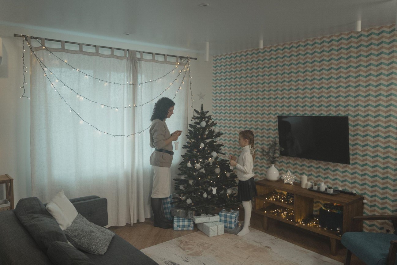 The Heartwarming Story Behind Christmas Ornaments